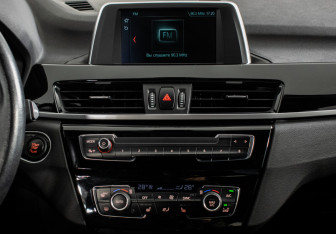 Подержанный автомобиль BMW X1 2019 года (13 фото)