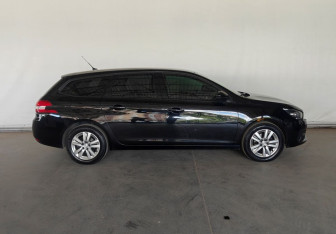 Подержанный автомобиль Peugeot 308 Wagon 2019 года (8 фото)