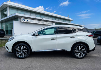 Подержанный автомобиль Nissan Murano Suv 2019 года (8 фото)