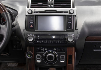 Подержанный автомобиль Toyota Land Cruiser Prado 2014 года (14 фото)