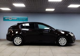 Подержанный автомобиль Chevrolet Cruze Hatchback 2014 года (4 фото)