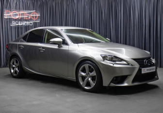 Подержанный автомобиль Lexus IS Sedan 2013 года (3 фото)