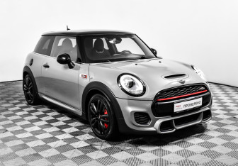 Подержанный автомобиль MINI Hatch 2017 года (20 фото)