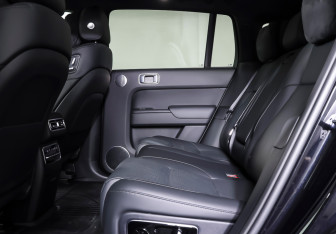 Подержанный автомобиль LiXiang L7 2023 года (12 фото)