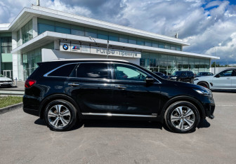 Подержанный автомобиль Kia Sorento 2019 года (4 фото)