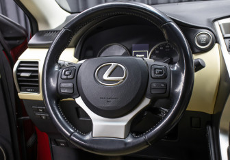 Подержанный автомобиль Lexus NX 2015 года (17 фото)