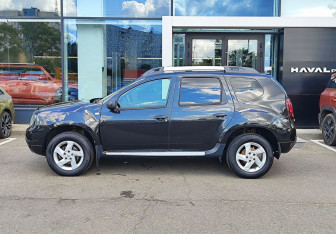 Подержанный автомобиль Renault Duster 2016 года (8 фото)