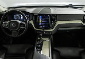 Подержанный автомобиль Volvo XC60 2020 года (12 фото)