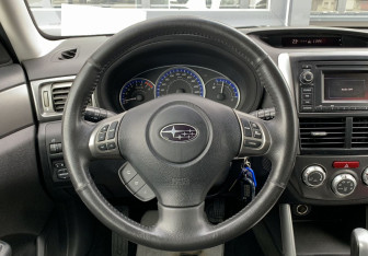 Подержанный автомобиль Subaru Forester Suv 2011 года (14 фото)