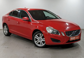 Подержанный автомобиль Volvo S60 2012 года (3 фото)
