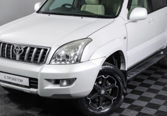 Подержанный автомобиль Toyota Land Cruiser Prado 2004 года (21 фото)