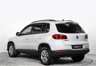 Подержанный автомобиль Volkswagen Tiguan 2014 года (6 фото)