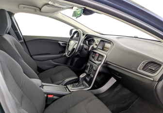 Подержанный автомобиль Volvo V40 Cross Country 2013 года (11 фото)
