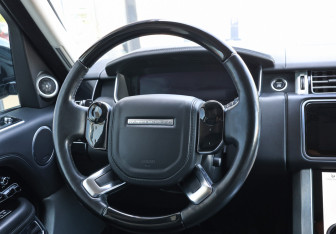 Подержанный автомобиль Land Rover Range Rover 2018 года (16 фото)