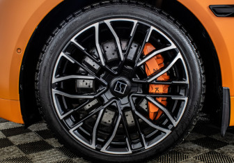 Подержанный автомобиль Zeekr 001 2023 года (24 фото)