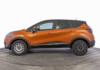 Подержанный автомобиль Renault Kaptur 2017 года (8 фото)