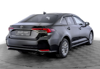Подержанный автомобиль Toyota Corolla Sedan 2019 года (5 фото)