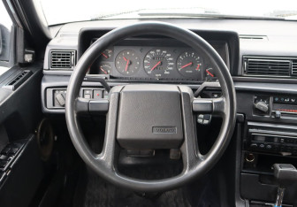 Подержанный автомобиль Volvo 940 Sedan 1992 года (14 фото)