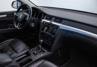 Подержанный автомобиль Skoda Superb Wagon 2014 года (9 фото)