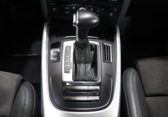 Подержанный автомобиль Audi Q5 2015 года (20 фото)