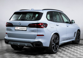 Подержанный автомобиль BMW X5 2025 года (5 фото)