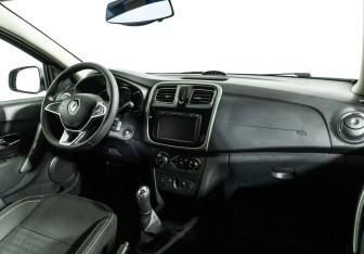 Подержанный автомобиль Renault Logan Sedan 2019 года (5 фото)