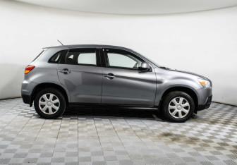 Подержанный автомобиль Mitsubishi ASX 2013 года (4 фото)