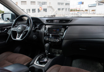Подержанный автомобиль Nissan X-Trail 2020 года (14 фото)