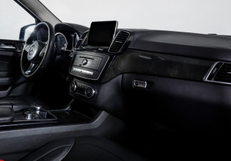 Подержанный автомобиль Mercedes-Benz GLE 2016 года (9 фото)