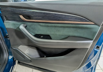 Подержанный автомобиль Geely Monjaro 2023 года (25 фото)