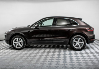 Подержанный автомобиль Porsche Macan 2017 года (8 фото)