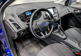 Подержанный автомобиль Ford Focus Hatchback 2017 года (16 фото)