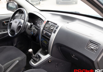 Подержанный автомобиль Hyundai Tucson 2006 года (8 фото)