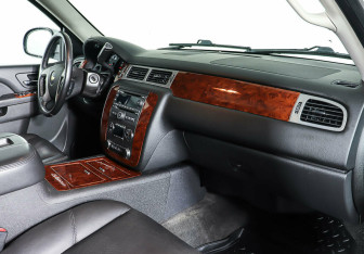 Подержанный автомобиль Chevrolet Tahoe 2012 года (8 фото)