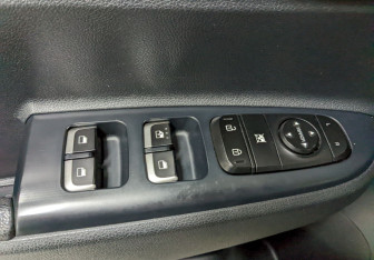 Подержанный автомобиль Kia Rio Sedan 2017 года (12 фото)