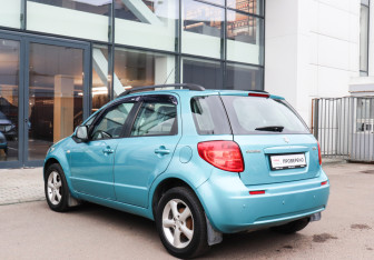 Подержанный автомобиль Suzuki SX4 Hatchback 2009 года (6 фото)