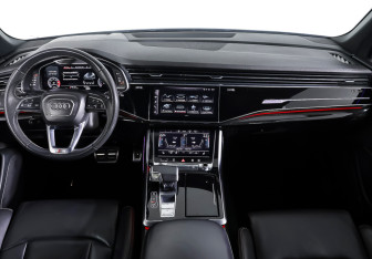 Подержанный автомобиль Audi Q7 2020 года (13 фото)