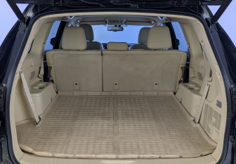 Подержанный автомобиль Toyota Highlander 2015 года (10 фото)