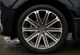 Подержанный автомобиль Changan UNI-K 2023 года (9 фото)