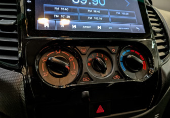 Подержанный автомобиль Mitsubishi L200 2022 года (21 фото)