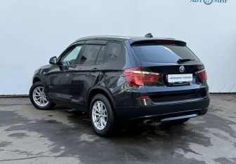 Подержанный автомобиль BMW X3 2011 года (7 фото)