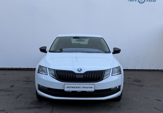 Подержанный автомобиль Skoda Octavia Liftback 2018 года (2 фото)