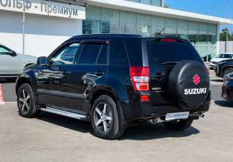 Подержанный автомобиль Suzuki Grand Vitara 2007 года (7 фото)
