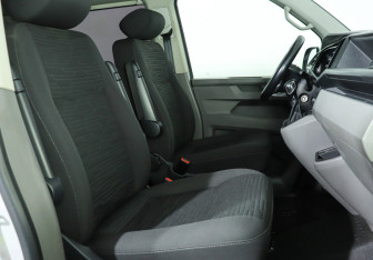 Подержанный автомобиль Volkswagen Caravelle 2020 года (14 фото)