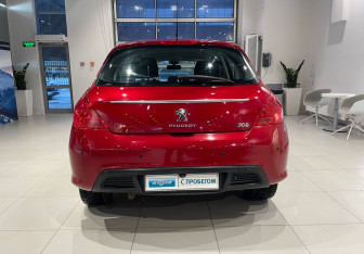Подержанный автомобиль Peugeot 308 Hatchback 2011 года (5 фото)