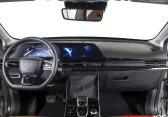 Подержанный автомобиль Omoda C5 2023 года (12 фото)