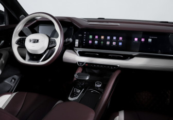 Подержанный автомобиль Geely Monjaro 2023 года (12 фото)