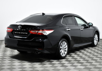 Подержанный автомобиль Toyota Camry Sedan 2020 года (5 фото)
