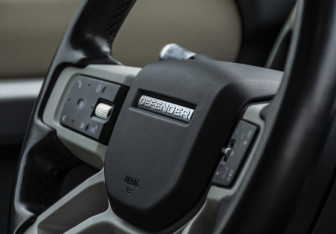 Подержанный автомобиль Land Rover Defender Suv 2021 года (10 фото)