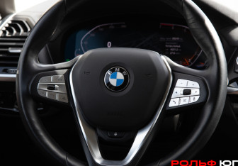 Подержанный автомобиль BMW X3 2019 года (12 фото)